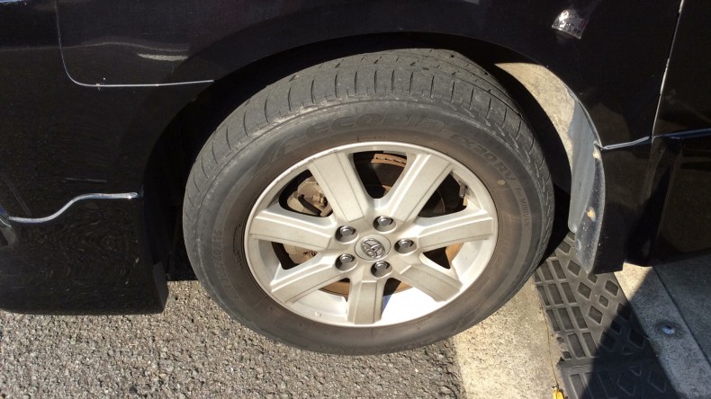 タイヤホイール前