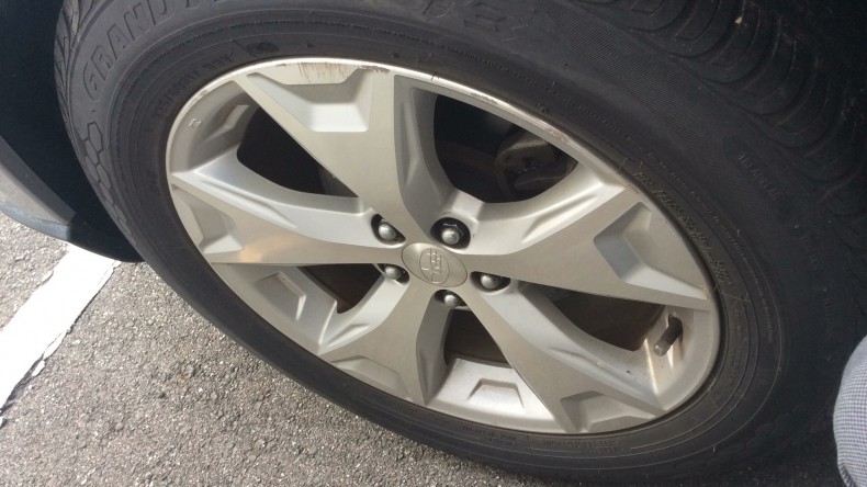 タイヤホイール前