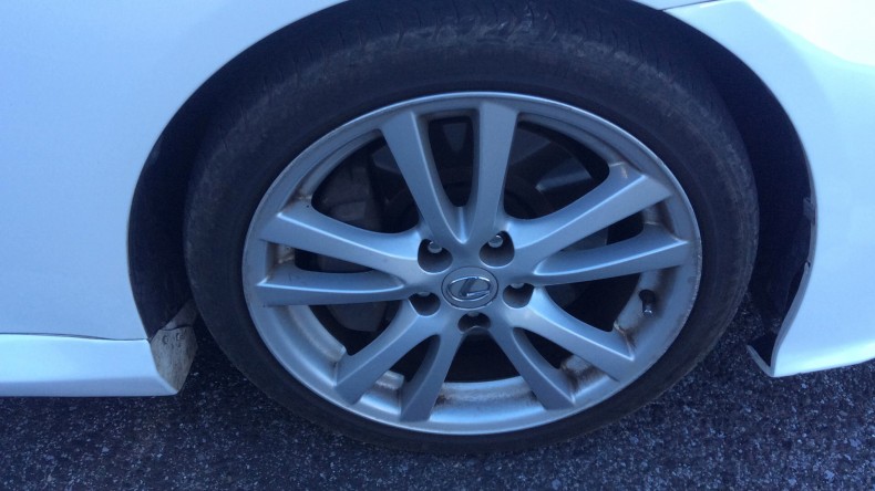 タイヤホイール前