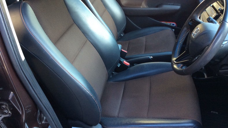 内装前方シート