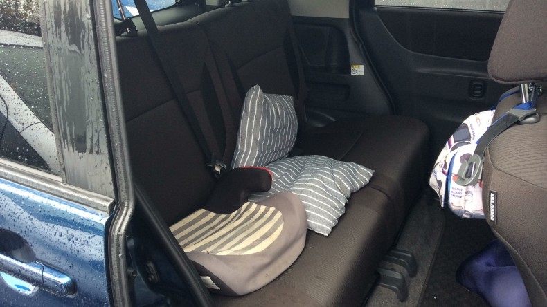 内装後方シート