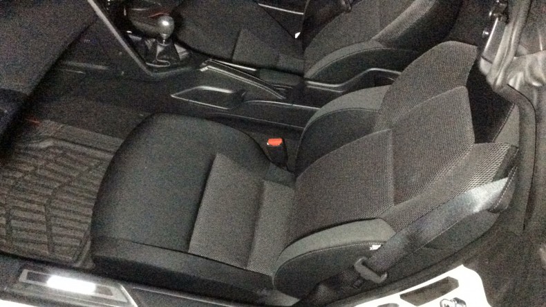 内装後方シート