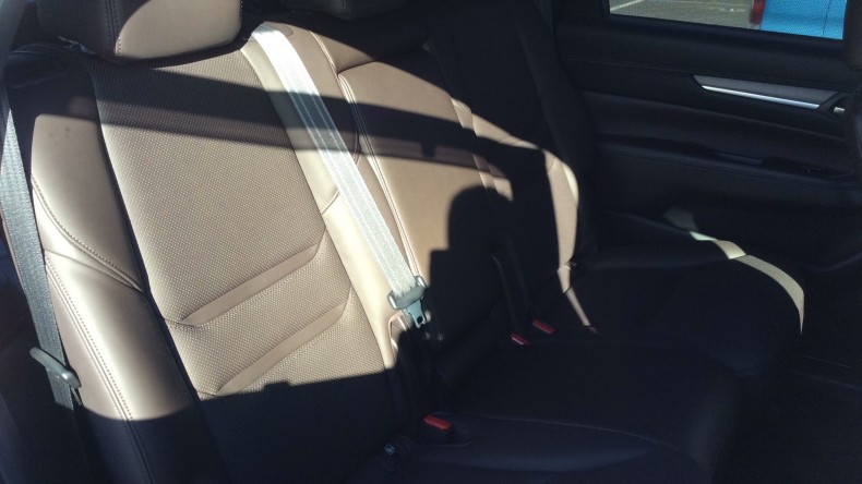 内装後方シート