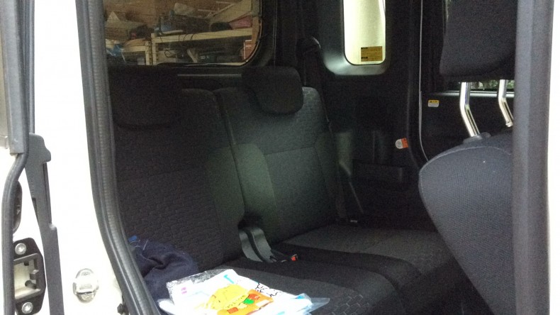 内装後方シート