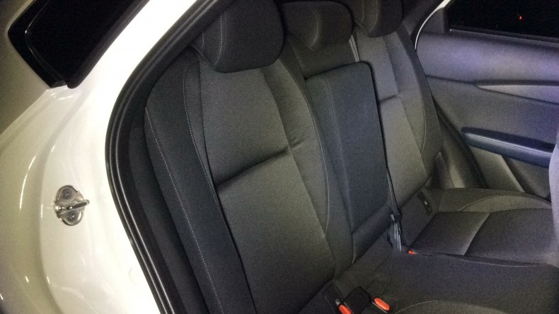 内装後方シート