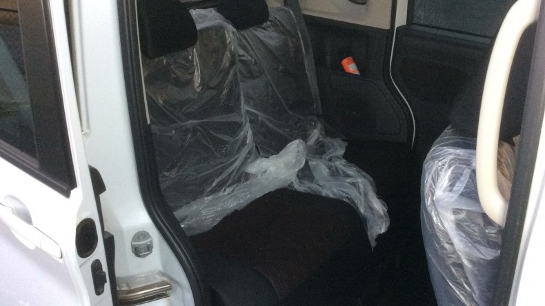 内装後方シート