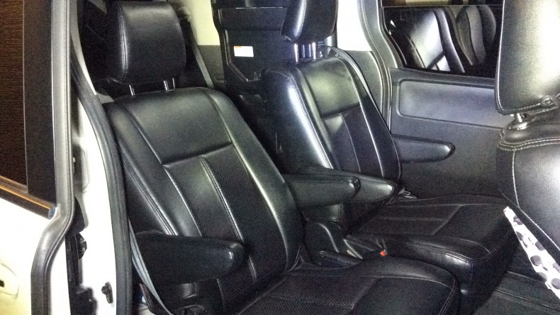 内装後方シート