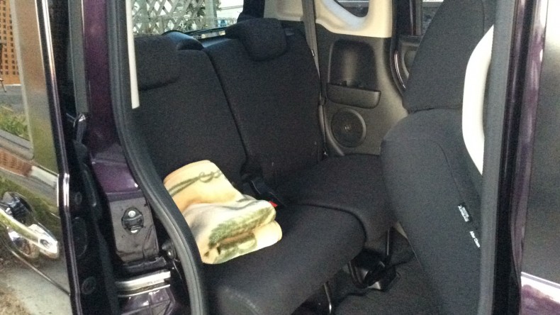 内装後方シート