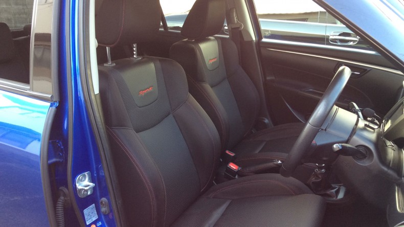 内装前方シート