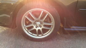 タイヤホイール前