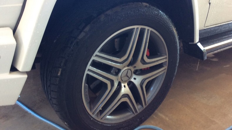 タイヤホイール前