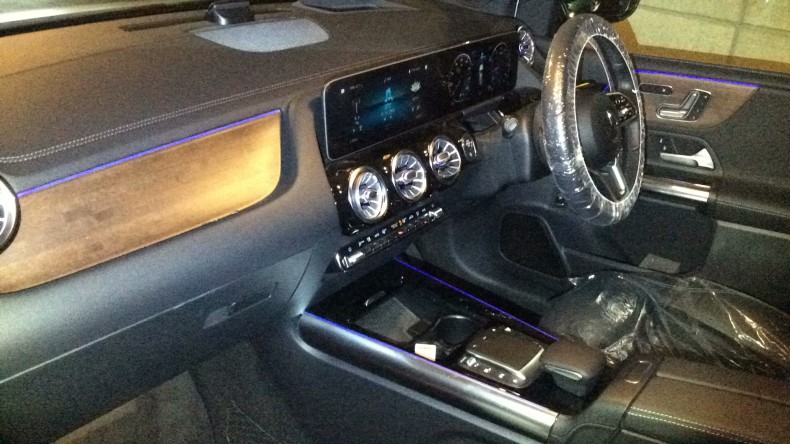 内装前方シート