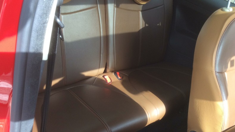 内装後方シート