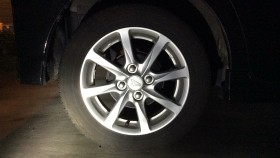 タイヤホイール前