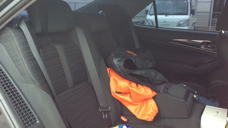 内装後方シート