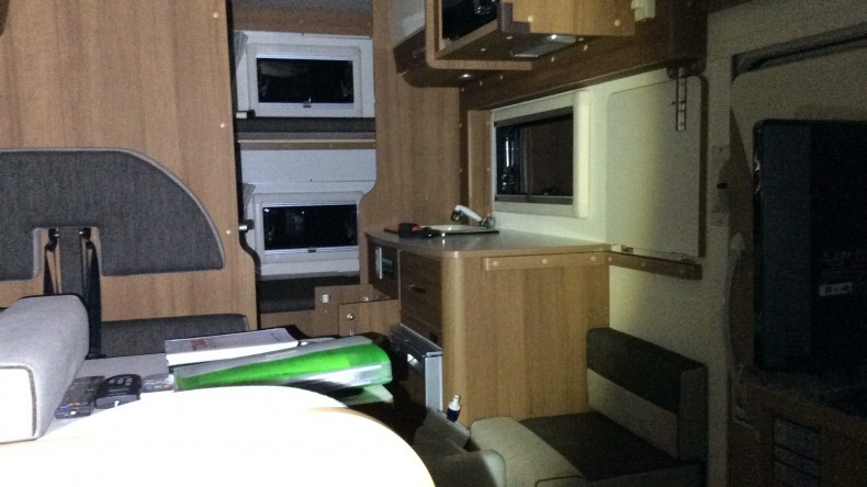 内装後方シート