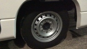 タイヤホイール前