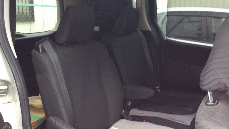 内装後方シート