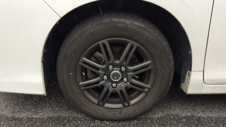 タイヤホイール前