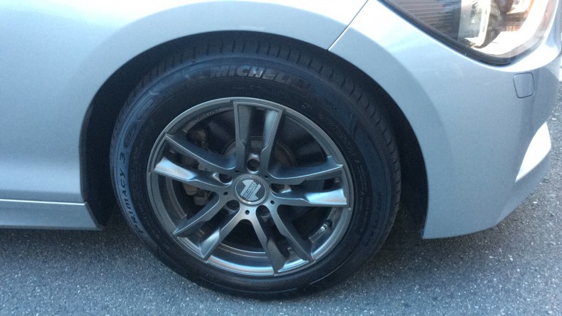 タイヤホイール前