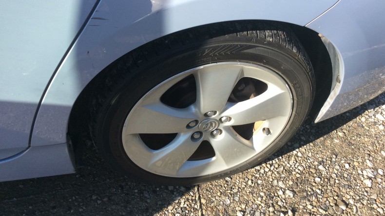 タイヤホイール前