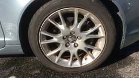 タイヤホイール前