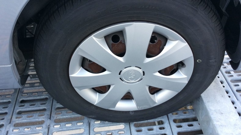 タイヤホイール前