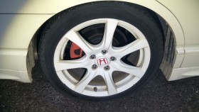 タイヤホイール前