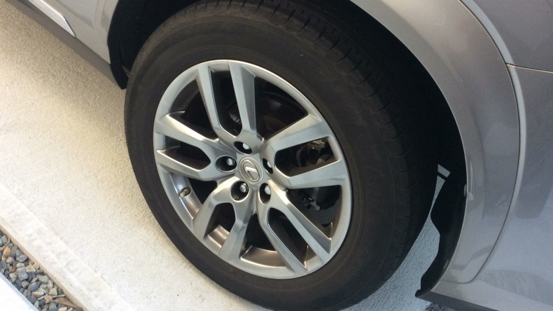 タイヤホイール前