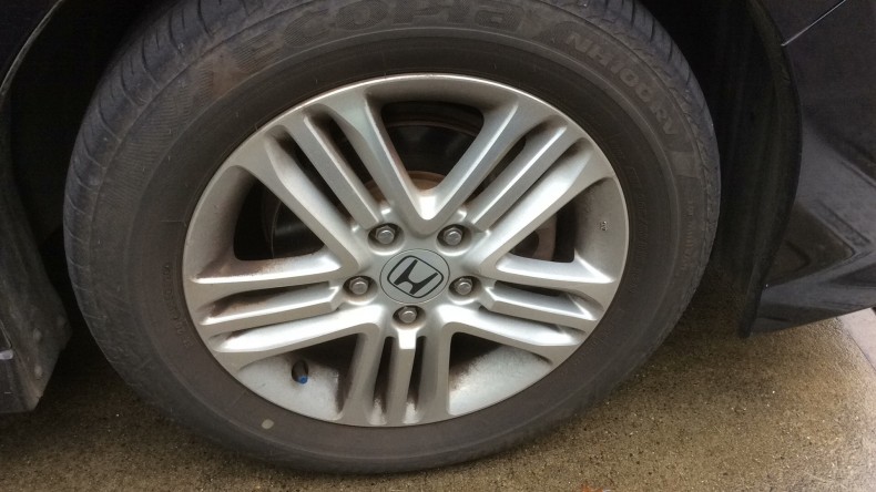 タイヤホイール前