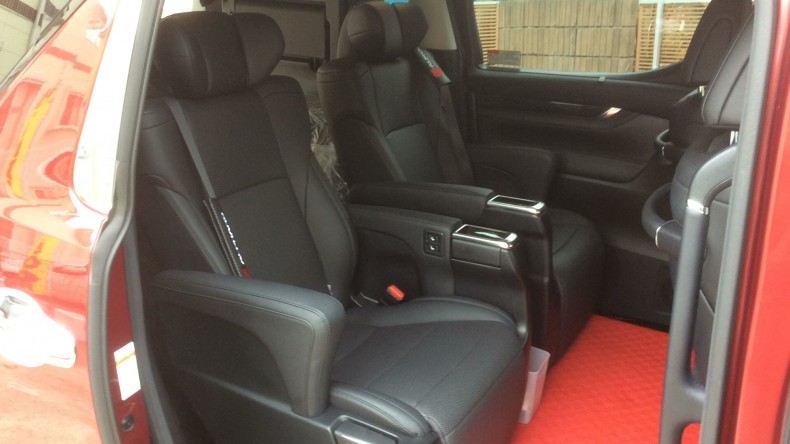 内装後方シート