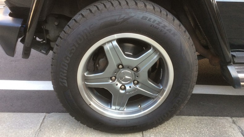 タイヤホイール前