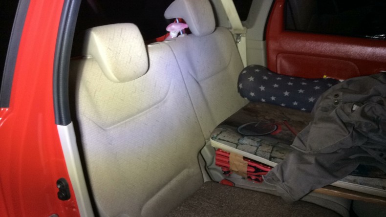 内装後方シート