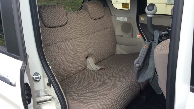 内装後方シート