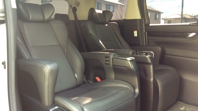 内装後方シート