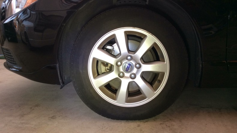 タイヤホイール前