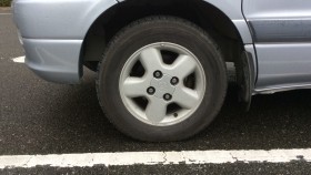 タイヤホイール前
