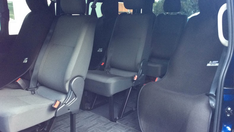 内装後方シート