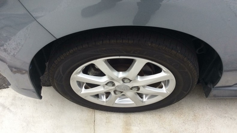 タイヤホイール前