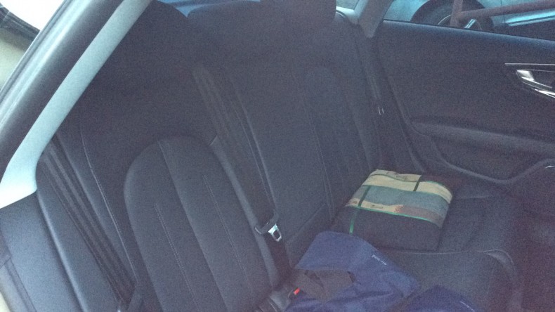 内装後方シート