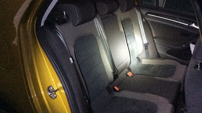 内装後方シート