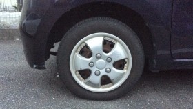 タイヤホイール前