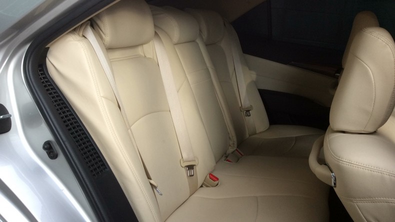内装後方シート