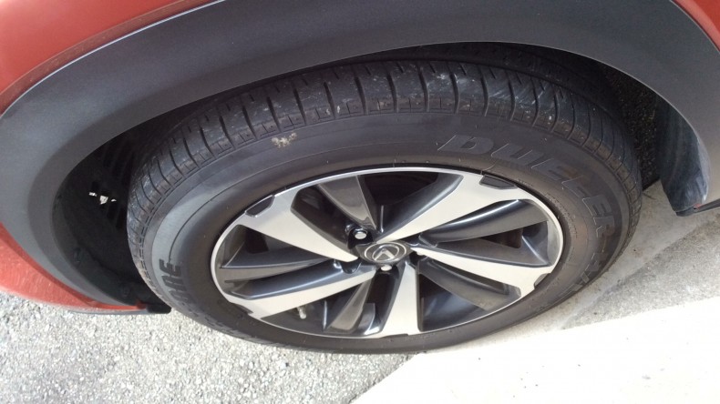 タイヤホイール前