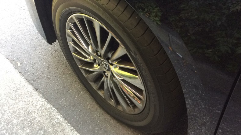 タイヤホイール前