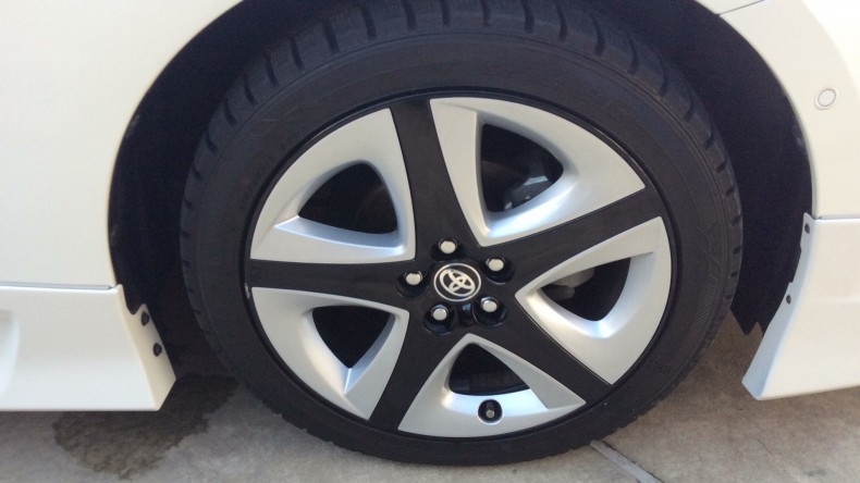 タイヤホイール前