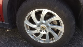 タイヤホイール前