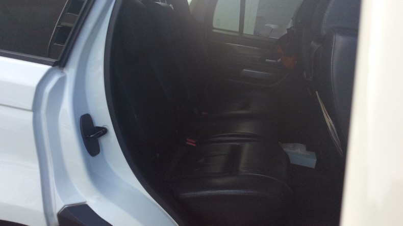 内装後方シート