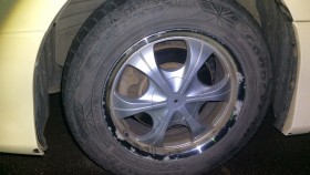 タイヤホイール前