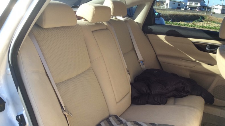 内装後方シート